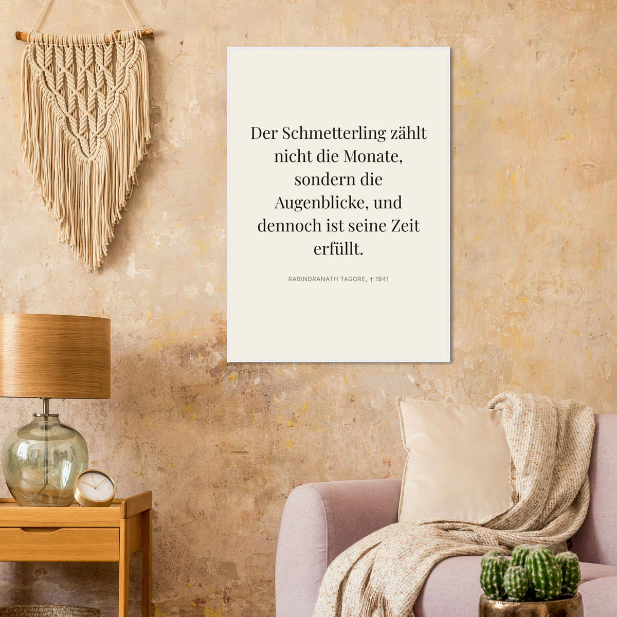 Tagores Augenblicke in Dunkelschrift – Typografie auf Leinwand (Klassisches Poster mit Holzrahmen) [Editorial-Beige]